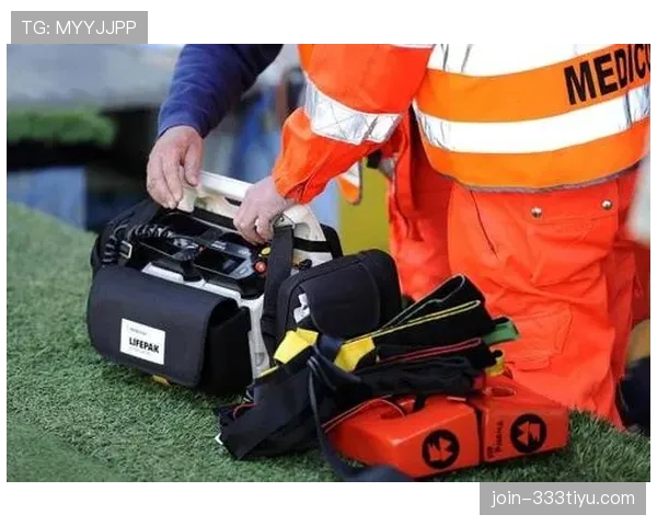 队医入场规则全解析：何时能进场救治不算违规？